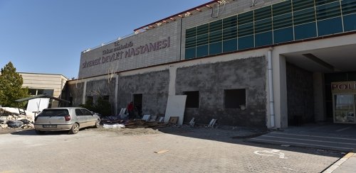 ÖĞRETMEN NEŞET HANPOLAT GENÇLİK VE SPOR KAMPÜSÜNDEKİ KURSLARA YOĞUN İLGİ