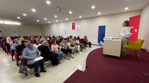 SİVEREK’TE GİRİŞİMCİ KADINLARA GIDA VE TARIM TEKNİK EĞİTİMLERİ VERİLDİ