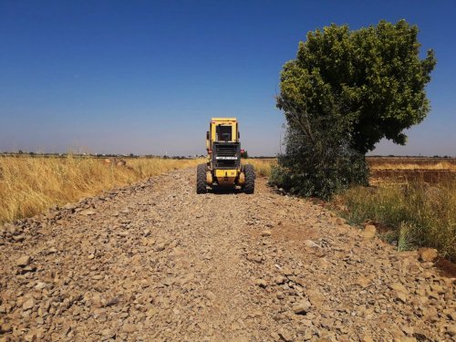 SİVEREK KIRSALINDA MAHALLE İÇİ YOL SORUNU ÇÖZÜME KAVUŞUYOR