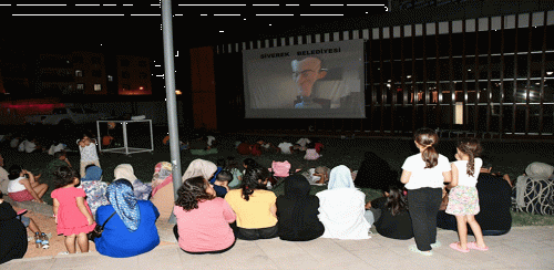 SİVEREK’TEKİ AÇIK HAVADA SİNEMASINDA BU GECE SAGU-PAGU GÖSTERİLDİ