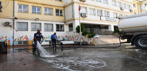 SİVEREK BELEDİYESİ TARAFINDAN OKULLARDA TEMİZLİK ÇALIŞMASI BAŞLATILDI