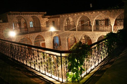 TARİHİ YAPILAR