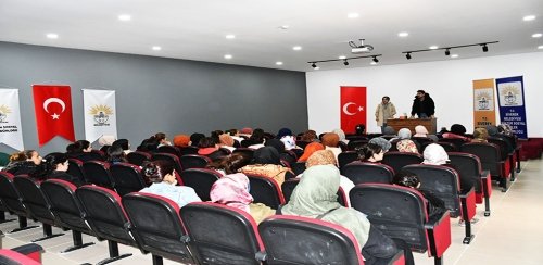 SİVEREK’TE KADINLARA SAĞLIK EĞİTİMİ VERİLDİ