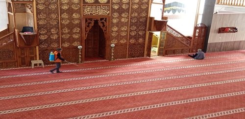 SİVEREK’TE CAMİLER GÜL SUYU İLE BAYRAMA HAZIRLANIYOR