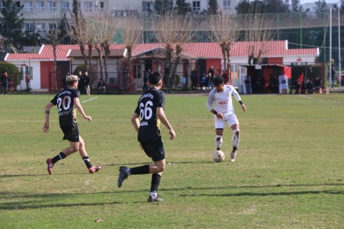 SİVEREK BELEDİYESPOR 3 PUANI HANESİNE YAZDIRDI