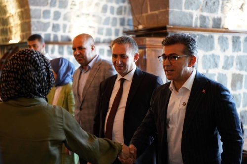 BAŞKAN BUCAK VATANDAŞLARLA BAYRAMLAŞTI
